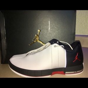 NIKE JORDAN TE 2 LOW